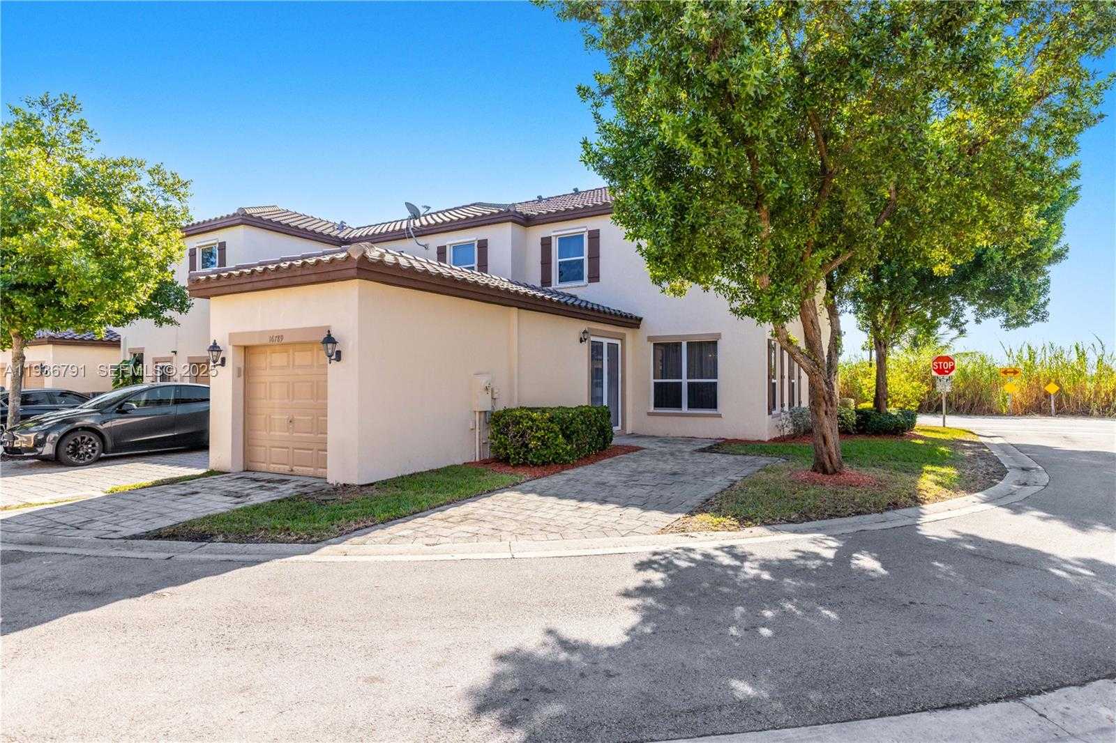 Small Image of 16789 SOUTH WEST 96TH ST, Miami Number 31