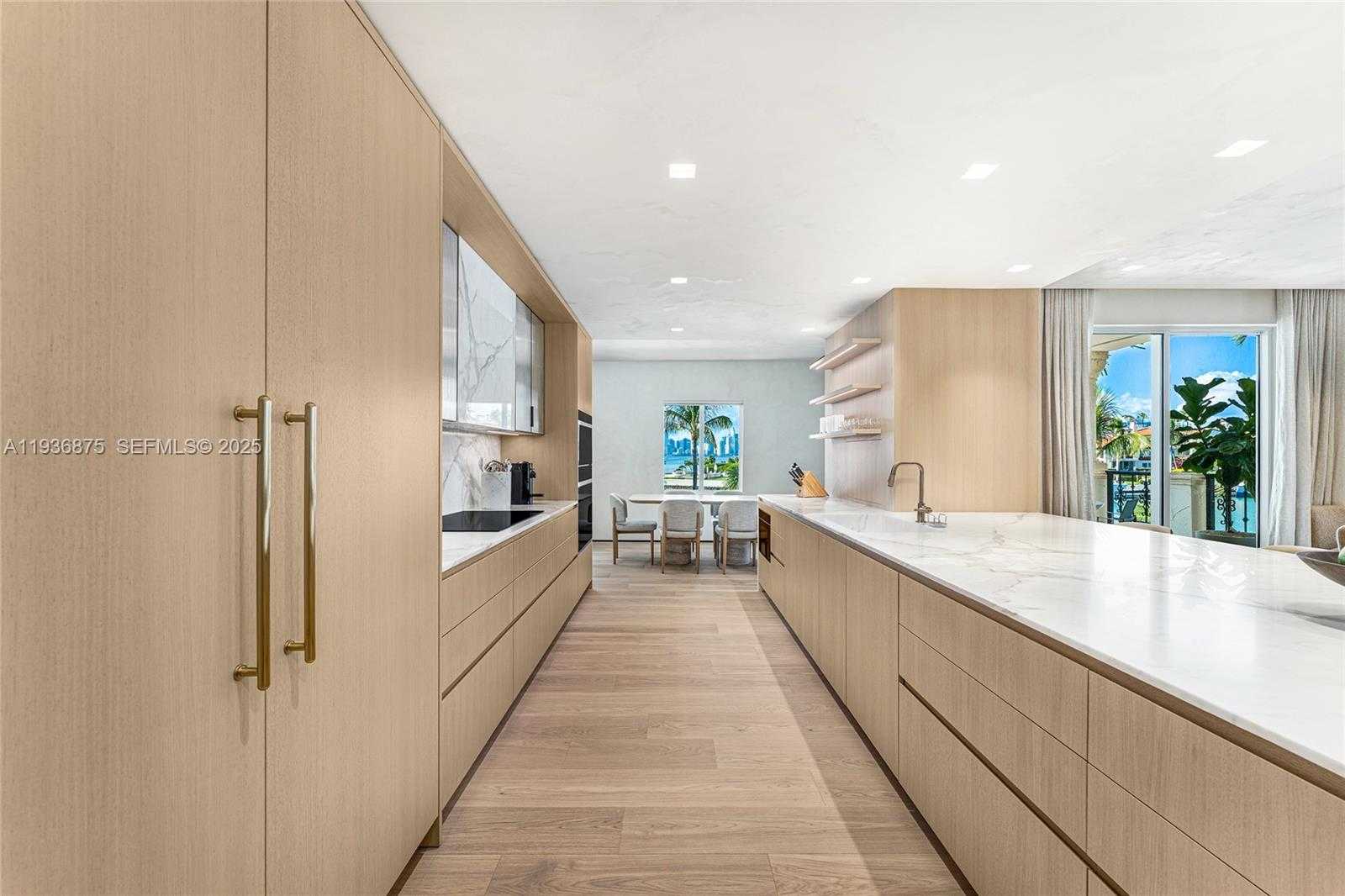 Small Image of 2521 FISHER ISLAND DR #6201, Miami Beach Number 14