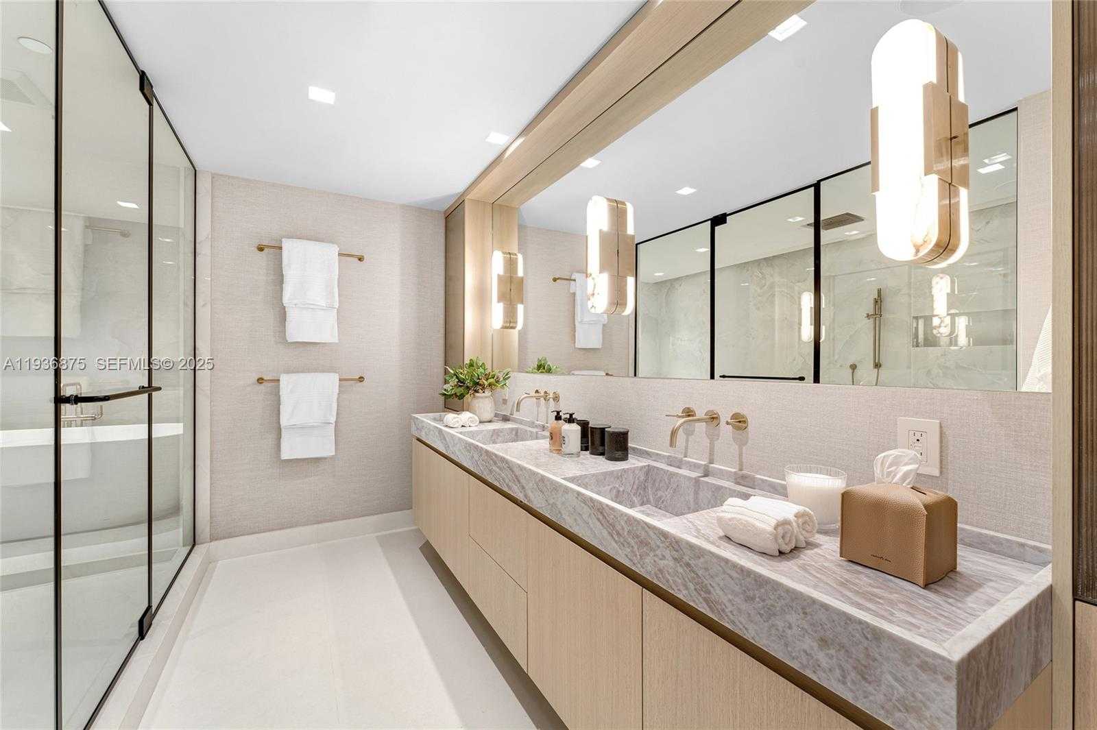 Small Image of 2521 FISHER ISLAND DR #6201, Miami Beach Number 29