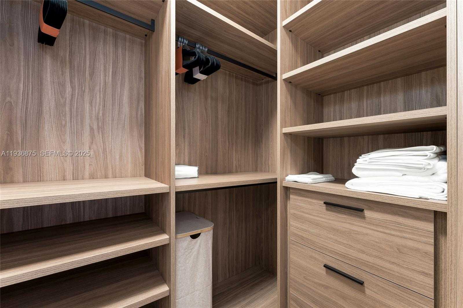 Small Image of 2521 FISHER ISLAND DR #6201, Miami Beach Number 33