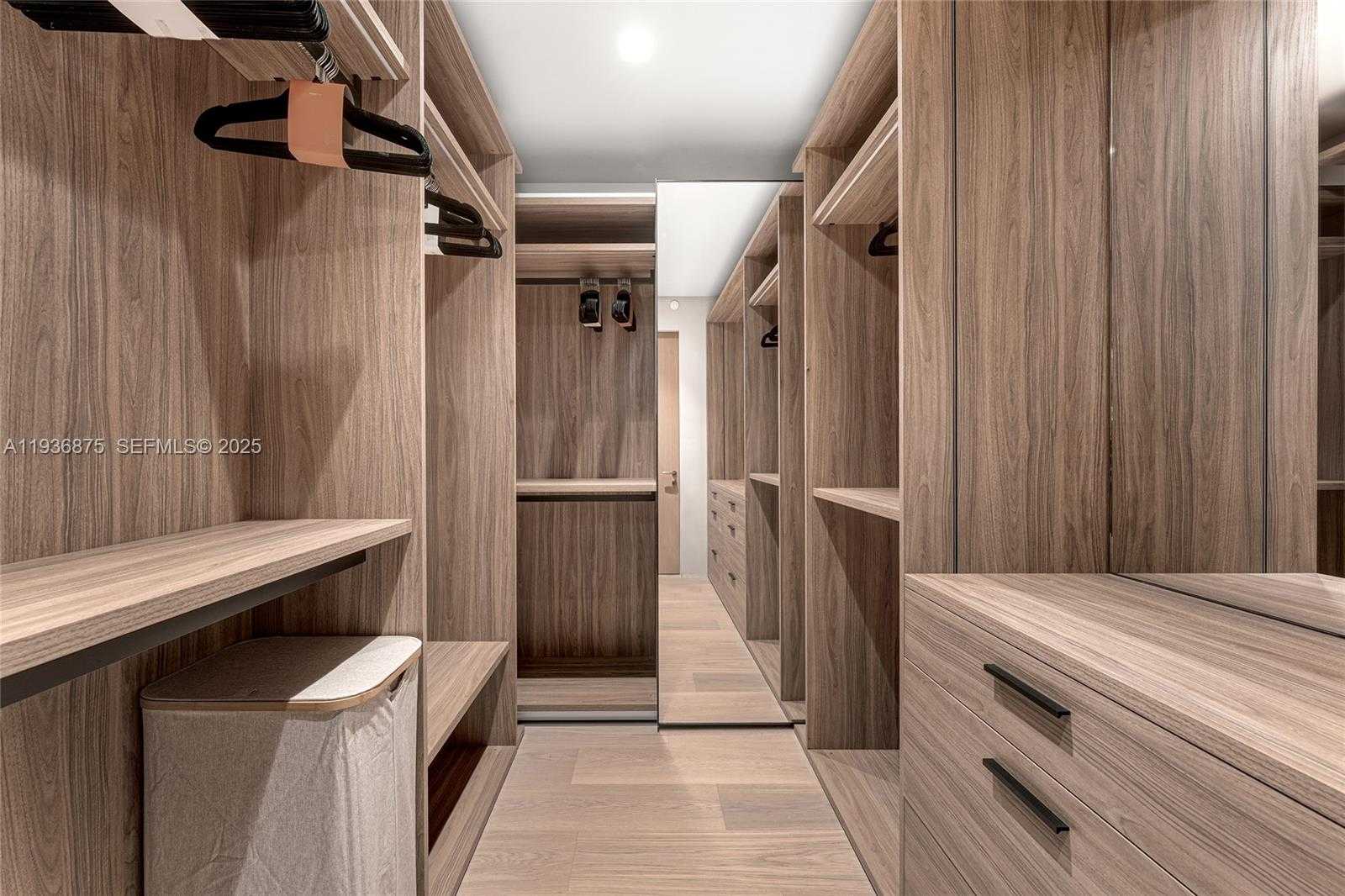 Small Image of 2521 FISHER ISLAND DR #6201, Miami Beach Number 34