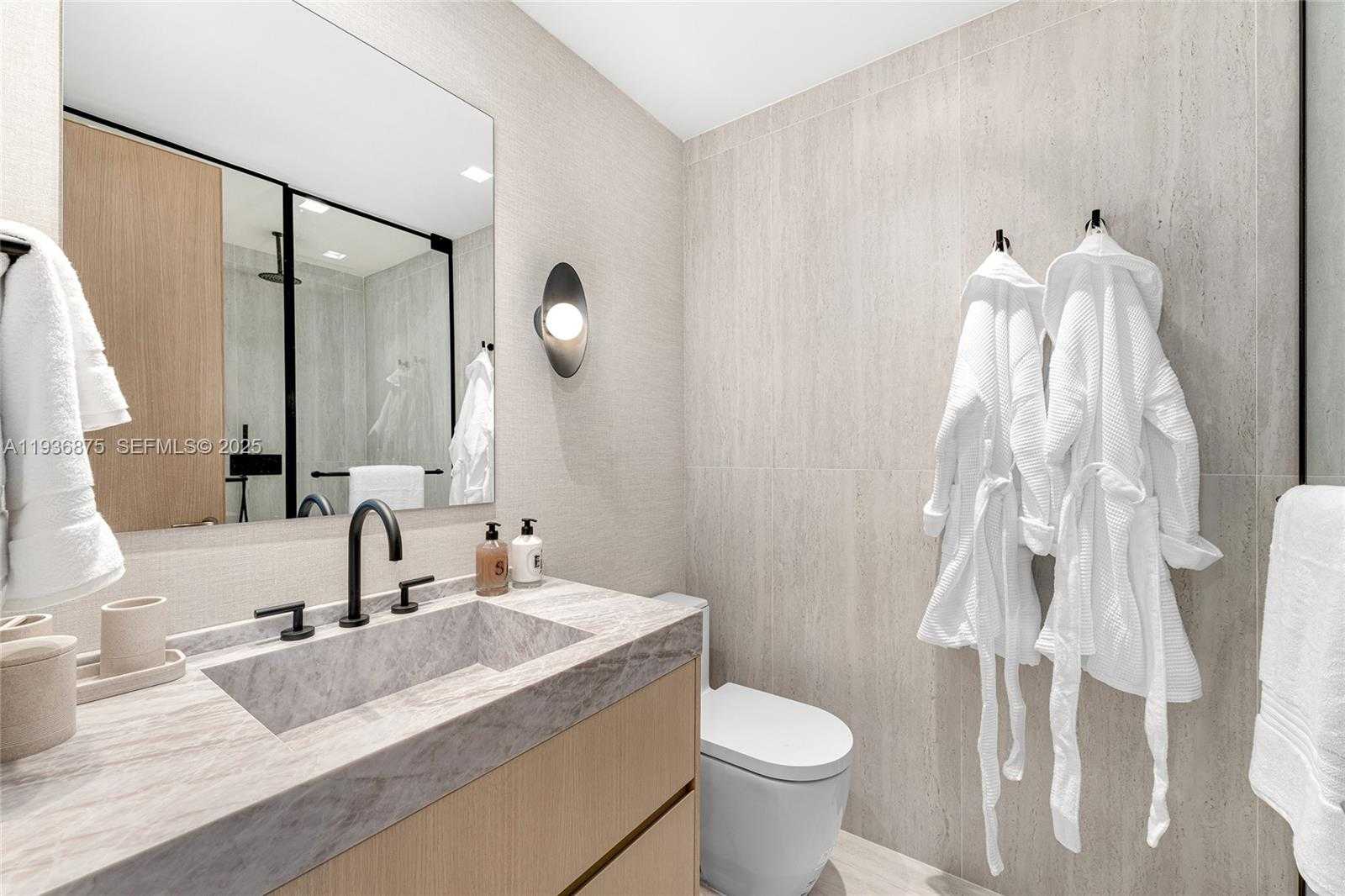 Small Image of 2521 FISHER ISLAND DR #6201, Miami Beach Number 37