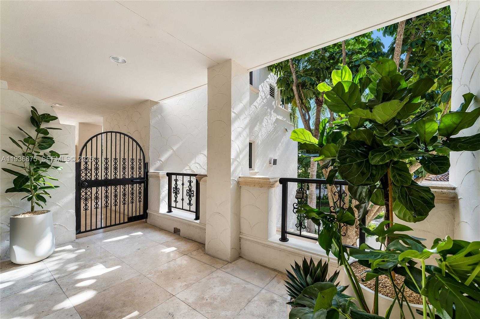 Small Image of 2521 FISHER ISLAND DR #6201, Miami Beach Number 41