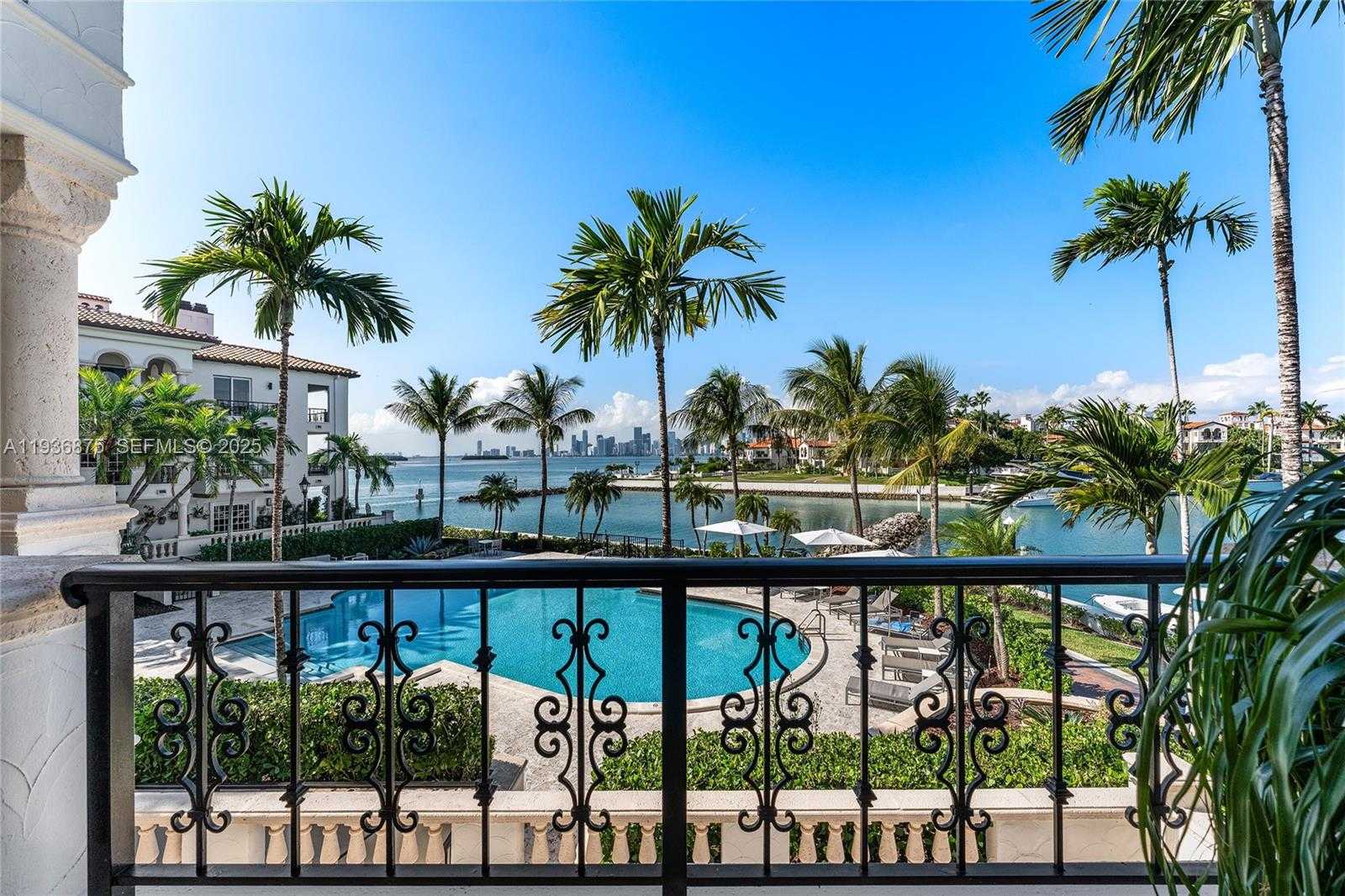 Small Image of 2521 FISHER ISLAND DR #6201, Miami Beach Number 9