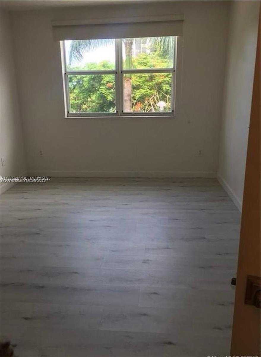 Small Image of 1824 BRICKELL AVE #2B, Miami Number 6