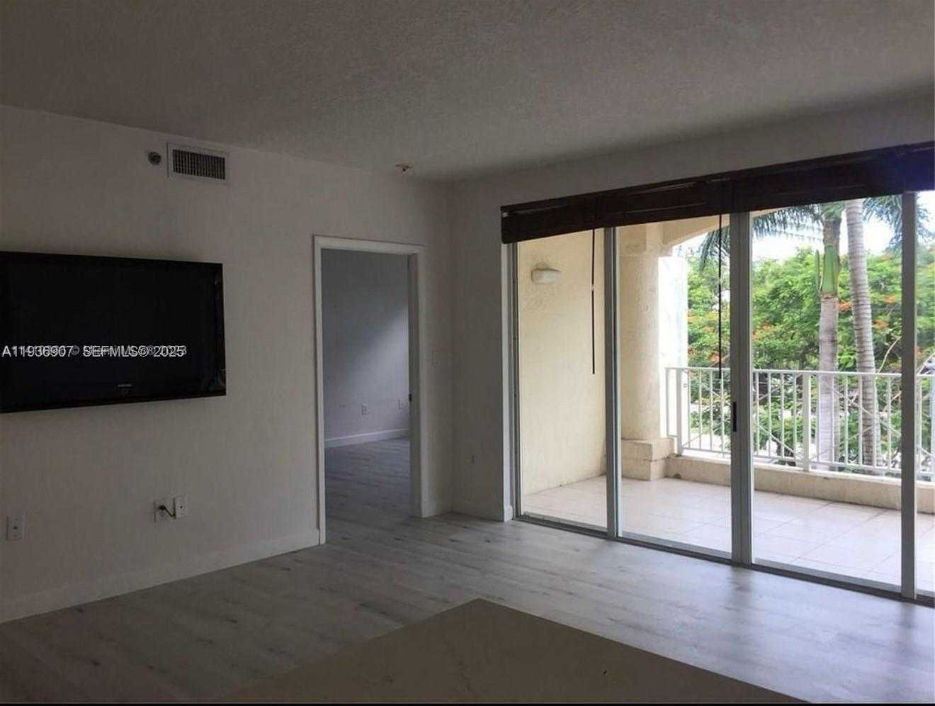 Small Image of 1824 BRICKELL AVE #2B, Miami Number 8
