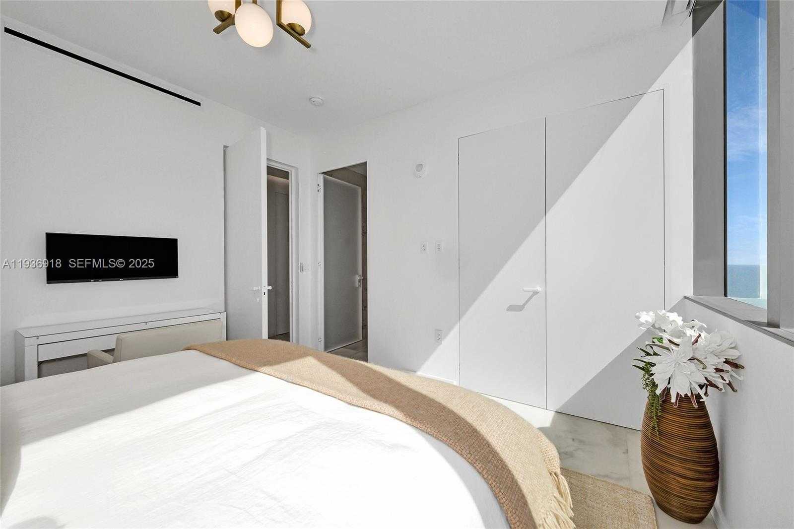 Small Image of 2000 SOUTH OCEAN DR #30B, Hallandale Beach Number 29