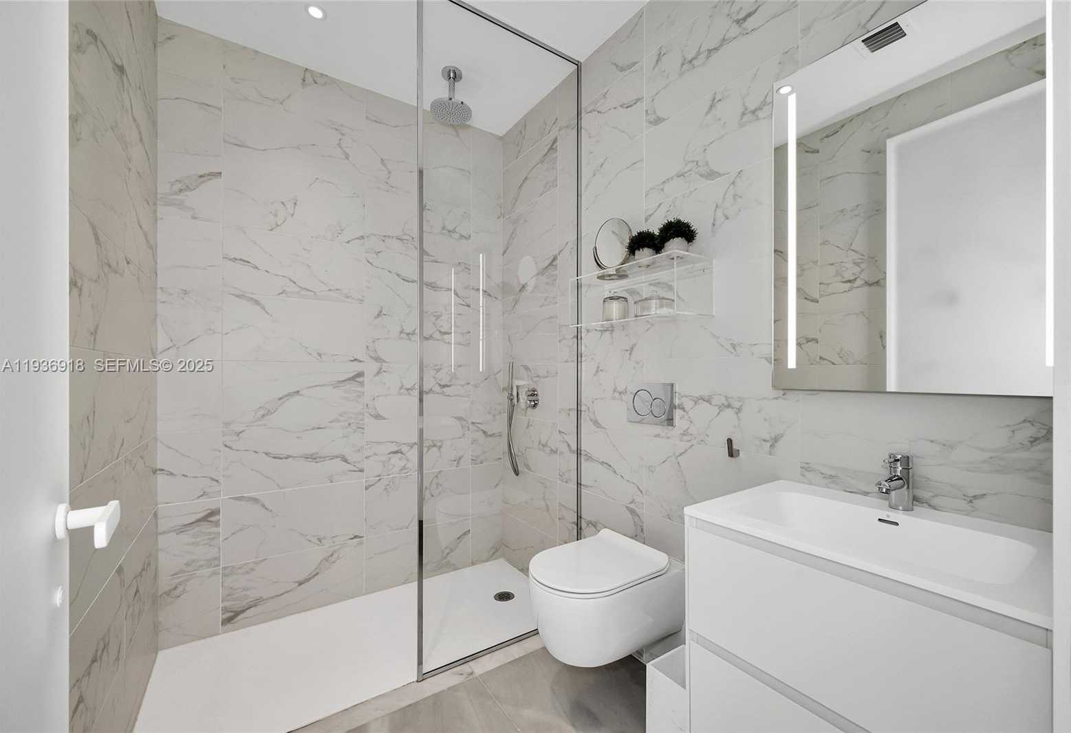 Small Image of 2000 SOUTH OCEAN DR #30B, Hallandale Beach Number 30