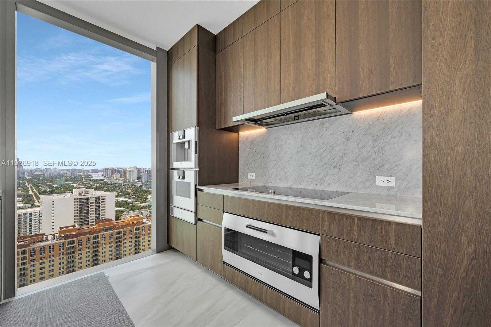 Small Image of 2000 SOUTH OCEAN DR #30B, Hallandale Beach Number 4