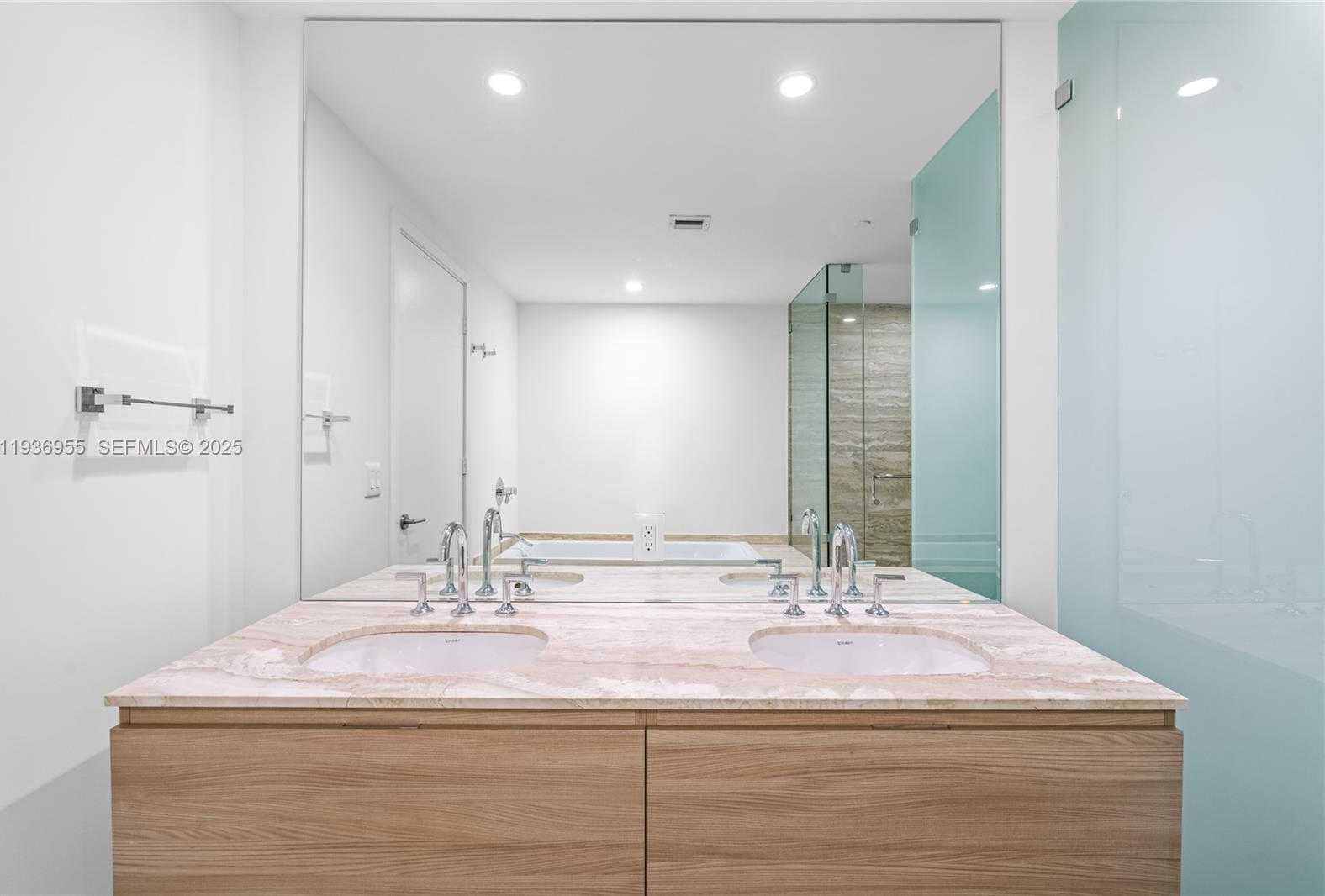 Small Image of 2900 NORTH EAST 7TH AVE #1402, Miami Number 22