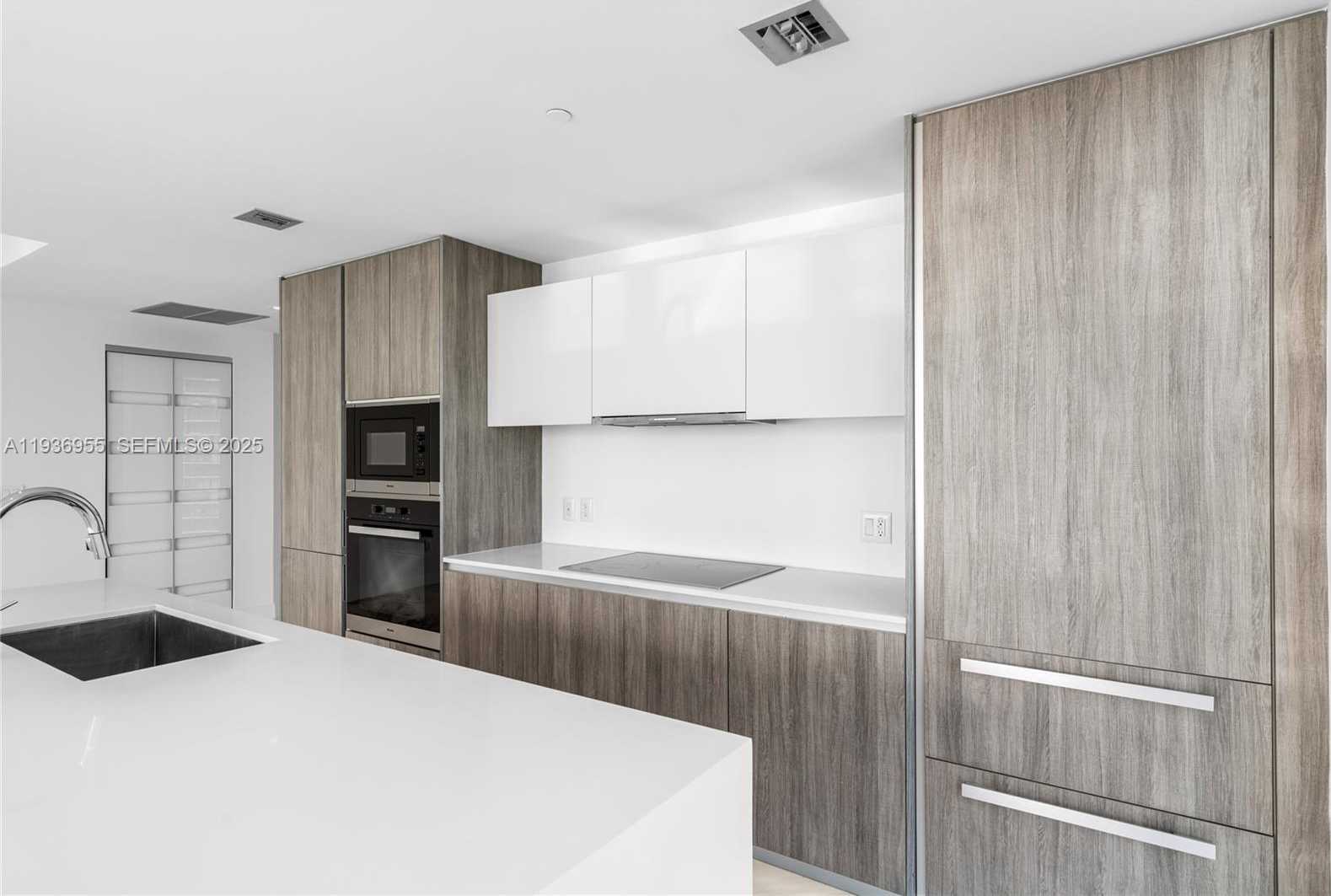 Small Image of 2900 NORTH EAST 7TH AVE #1402, Miami Number 5