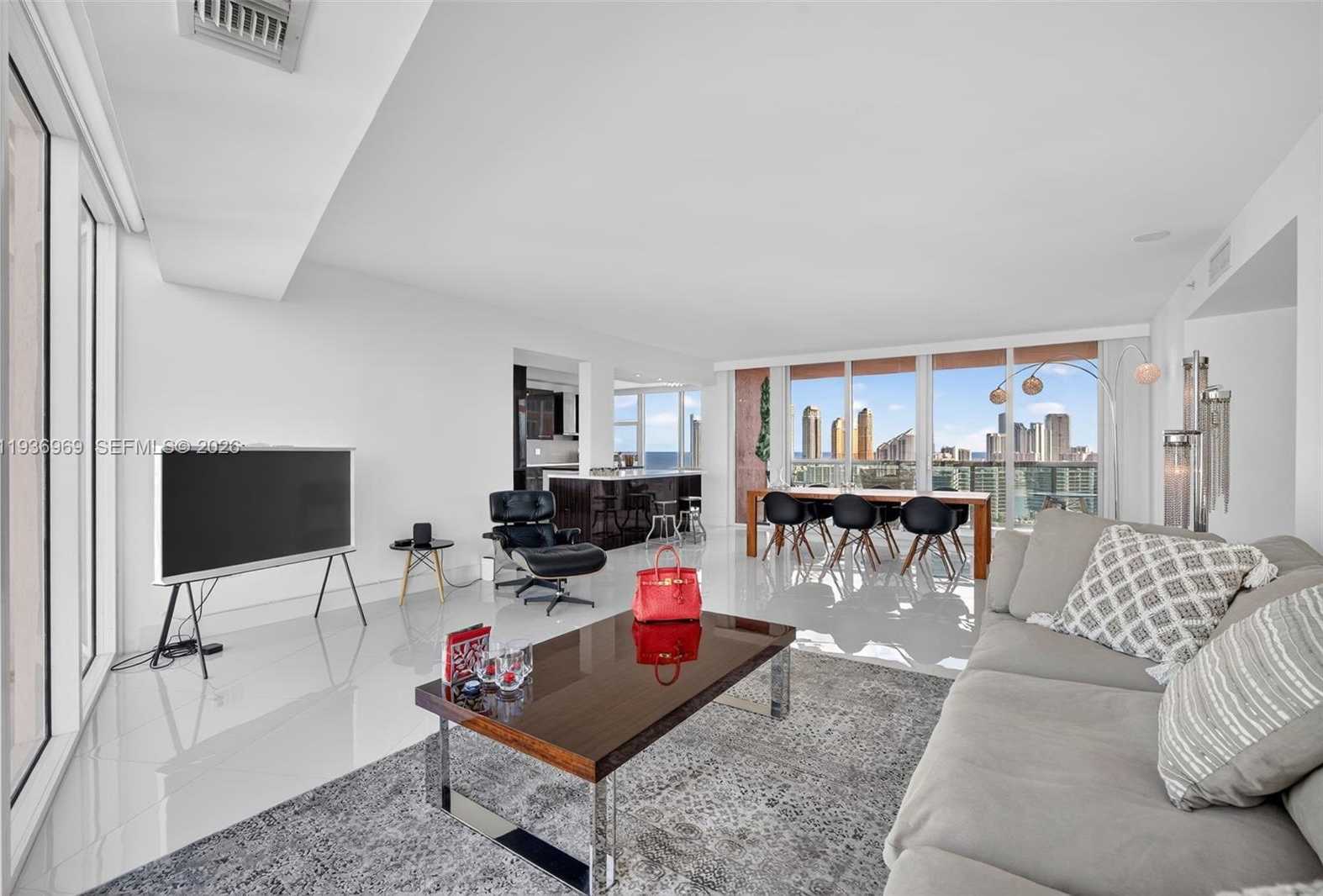 Small Image of 3370 HIDDEN BAY DR #2711, Aventura Number 10