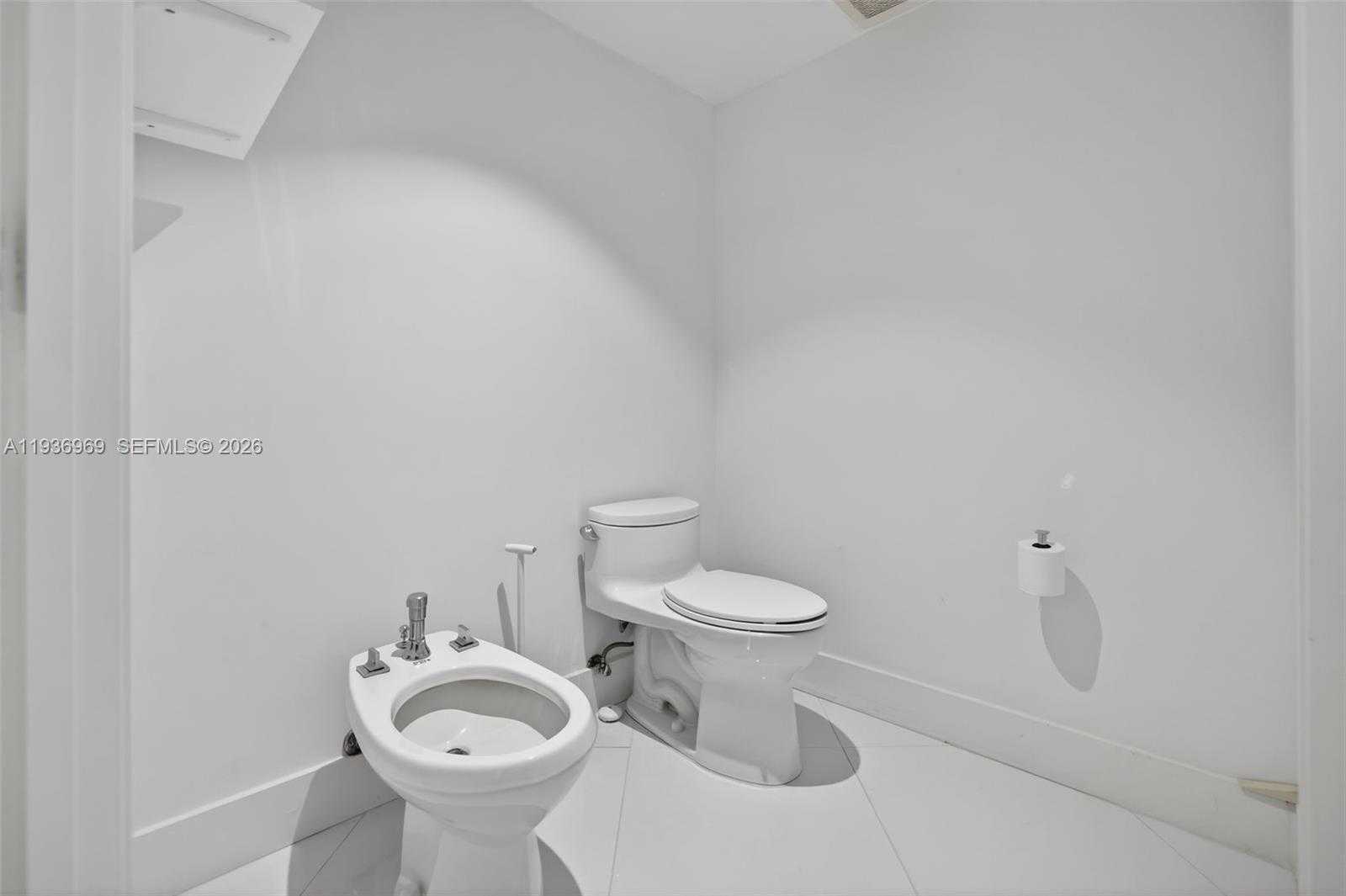 Small Image of 3370 HIDDEN BAY DR #2711, Aventura Number 50