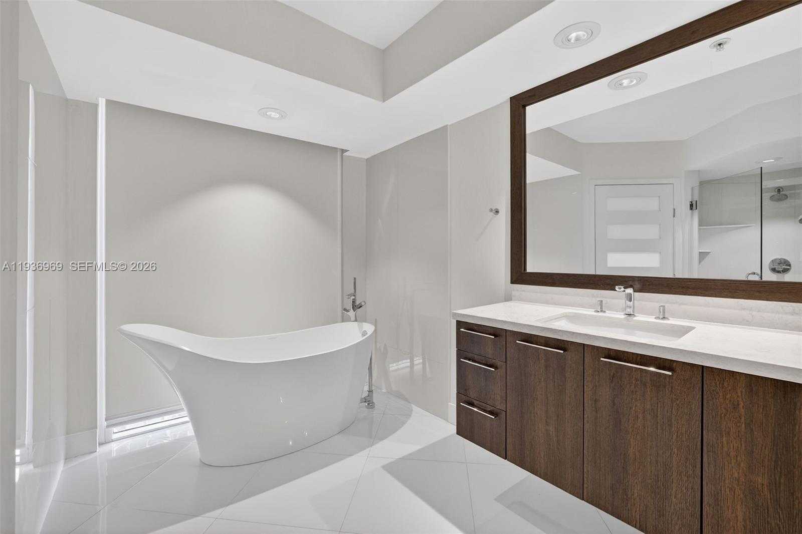 Small Image of 3370 HIDDEN BAY DR #2711, Aventura Number 53