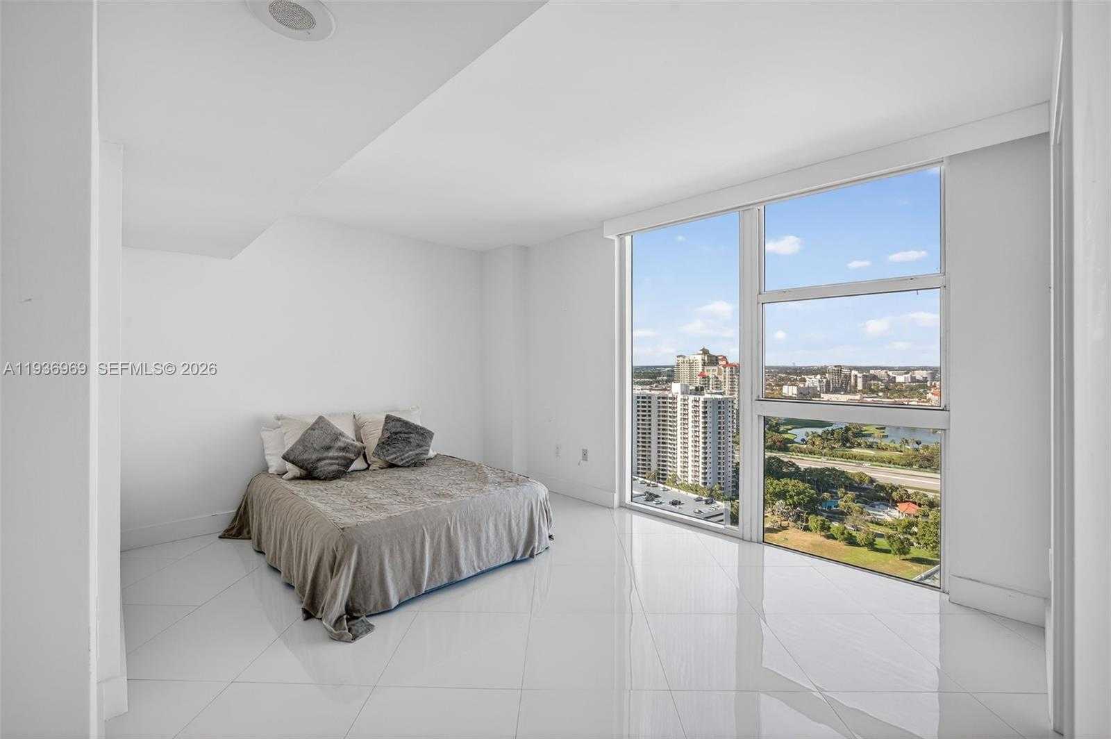 Small Image of 3370 HIDDEN BAY DR #2711, Aventura Number 65
