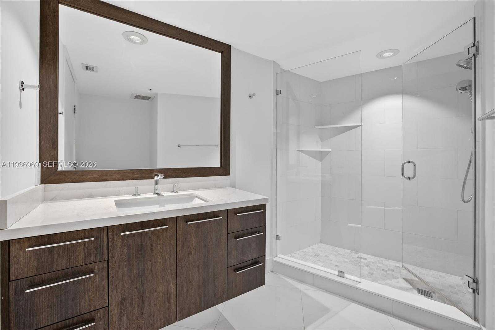 Small Image of 3370 HIDDEN BAY DR #2711, Aventura Number 66