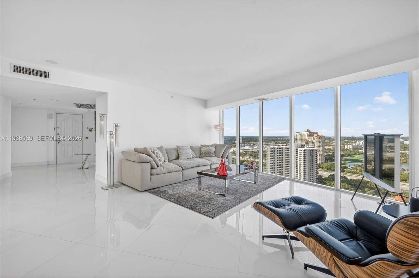 Small Image of 3370 HIDDEN BAY DR #2711, Aventura Number 9