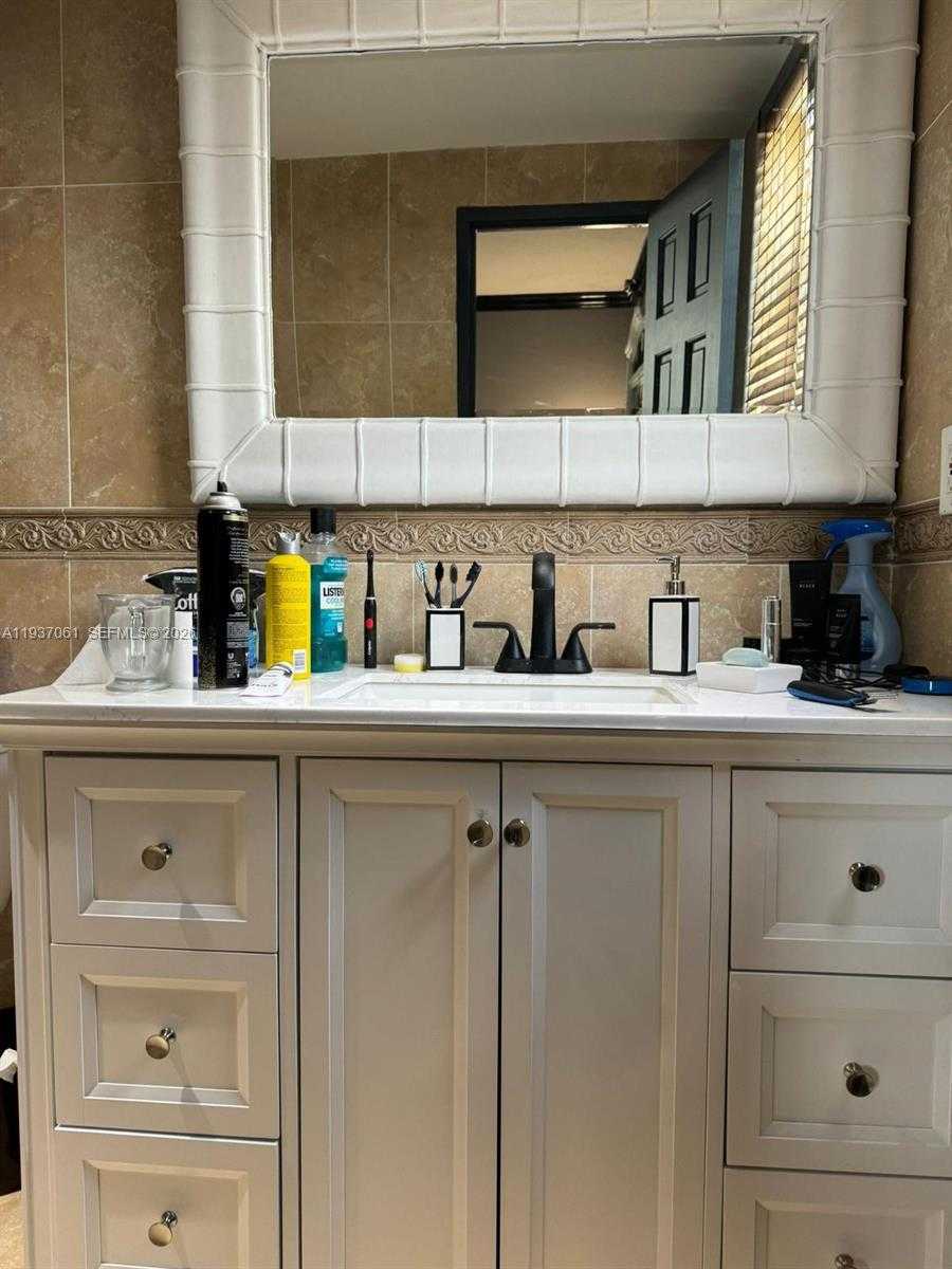 Small Image of 3801 SOUTH OCEAN DR #4P, Hollywood Number 12