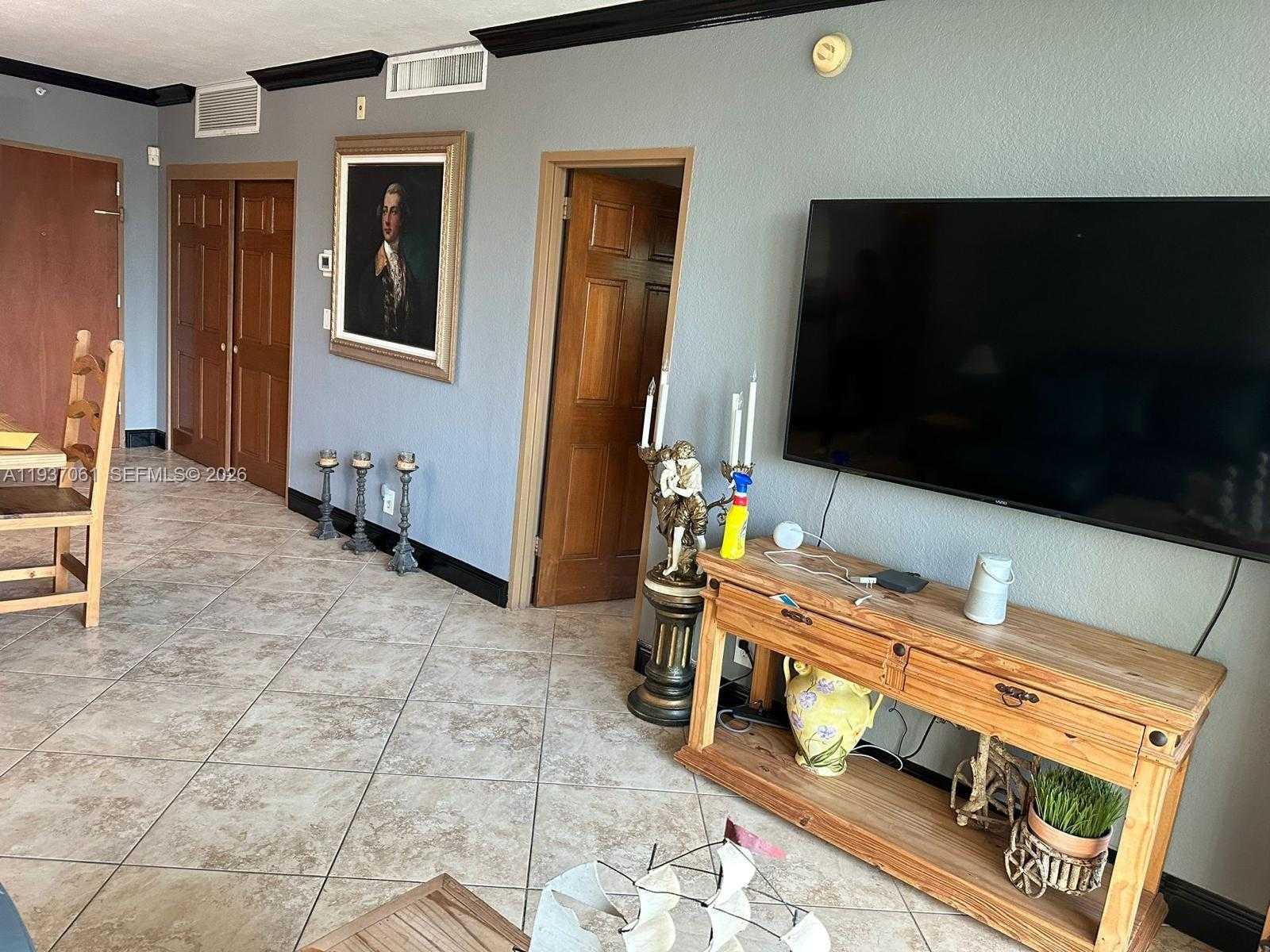 Small Image of 3801 SOUTH OCEAN DR #4P, Hollywood Number 6