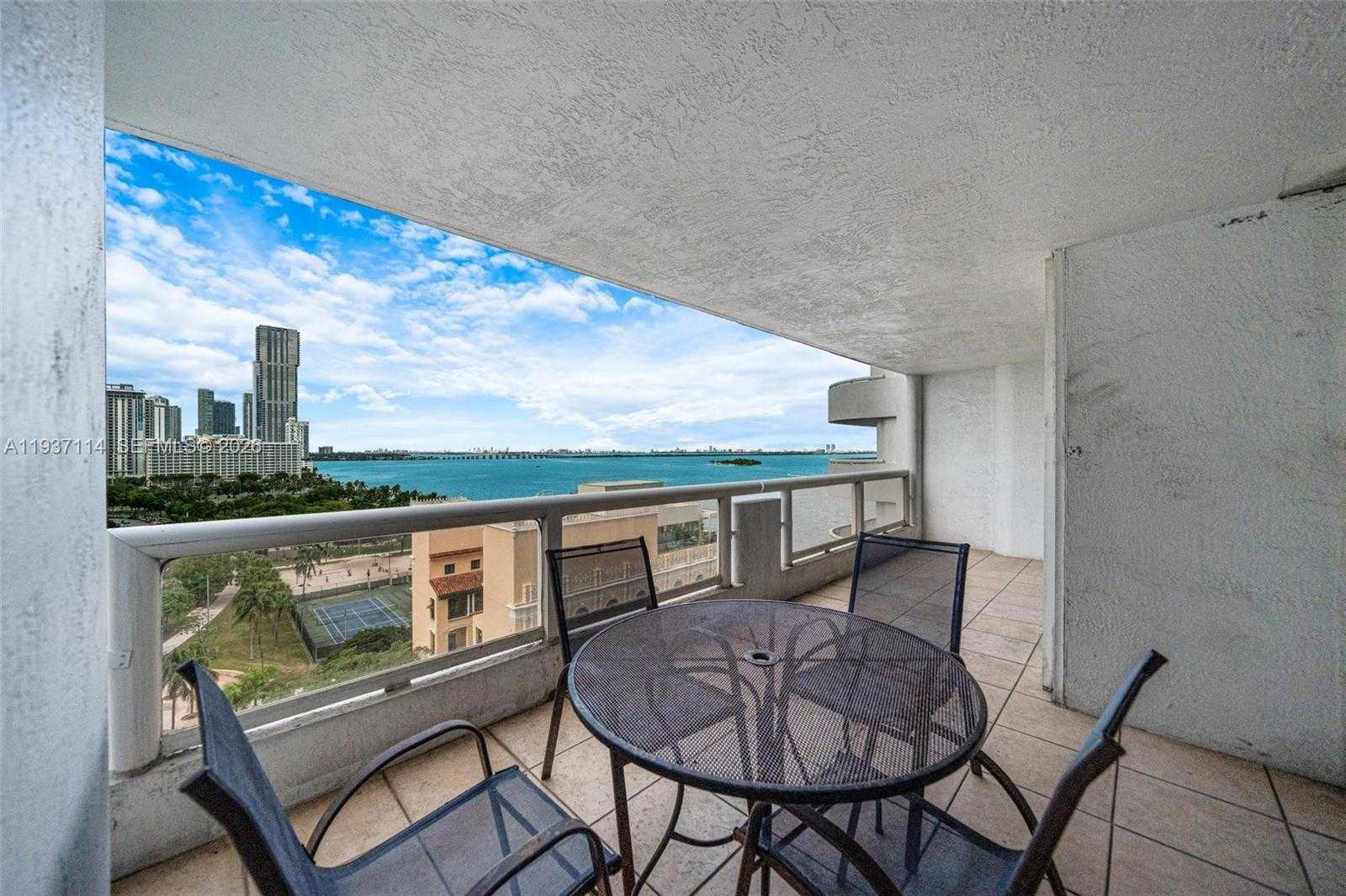 Imagen de Pequeño Objeto