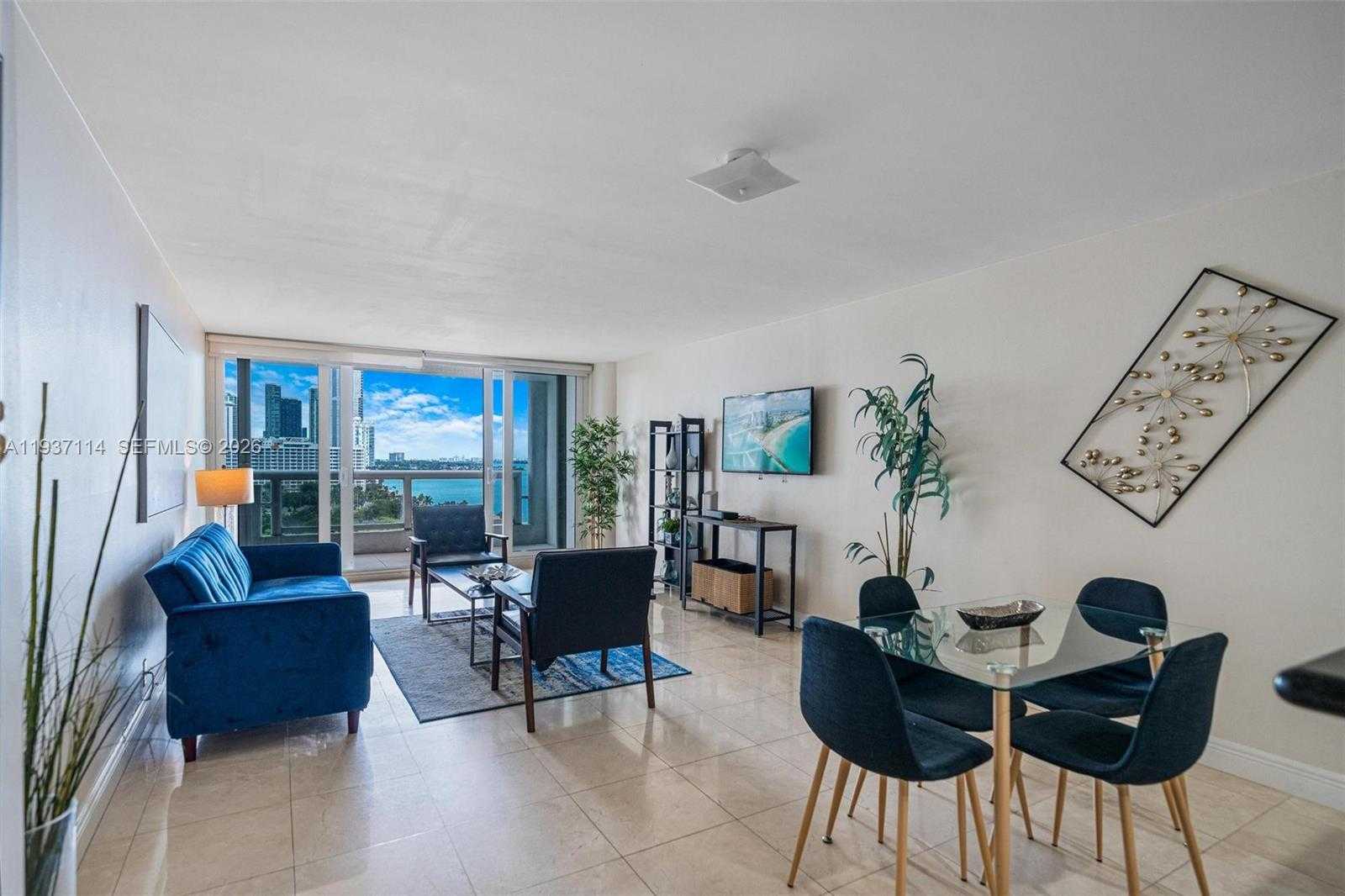 Imagen de Pequeño Objeto