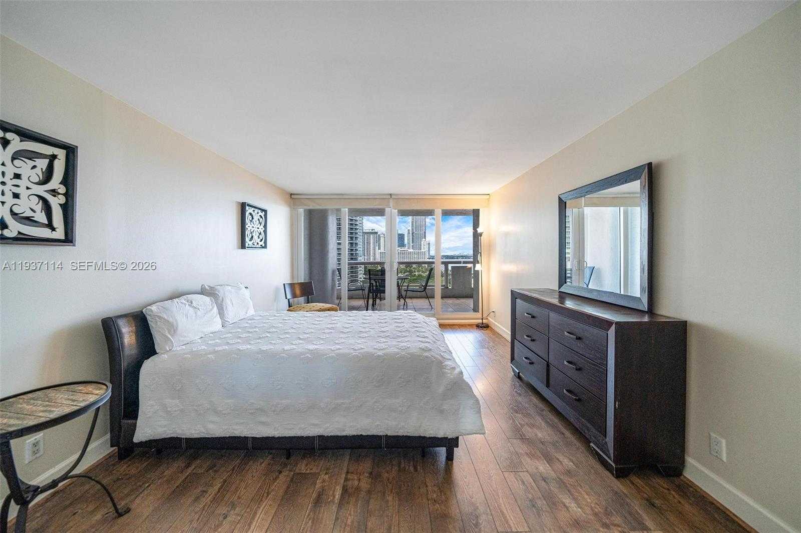 Imagen de Pequeño Objeto