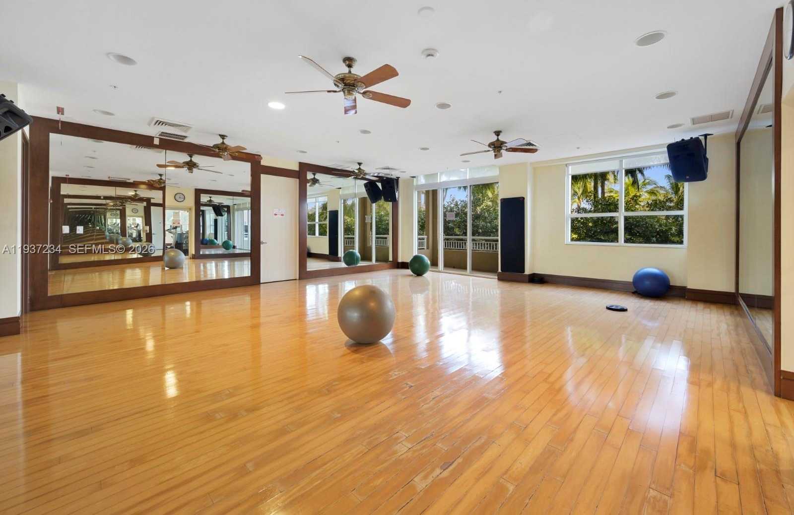 Small Image of 19501 WEST COUNTRY CLUB DR #2206, Aventura Number 6