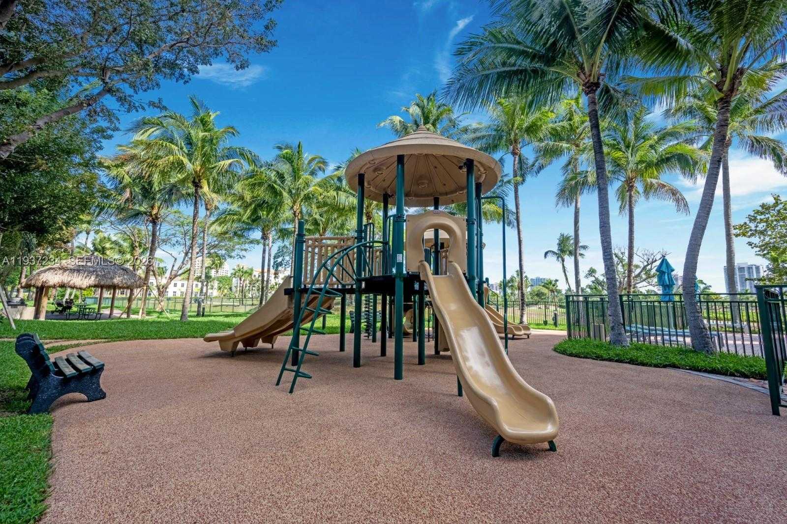 Small Image of 19501 WEST COUNTRY CLUB DR #2206, Aventura Number 7