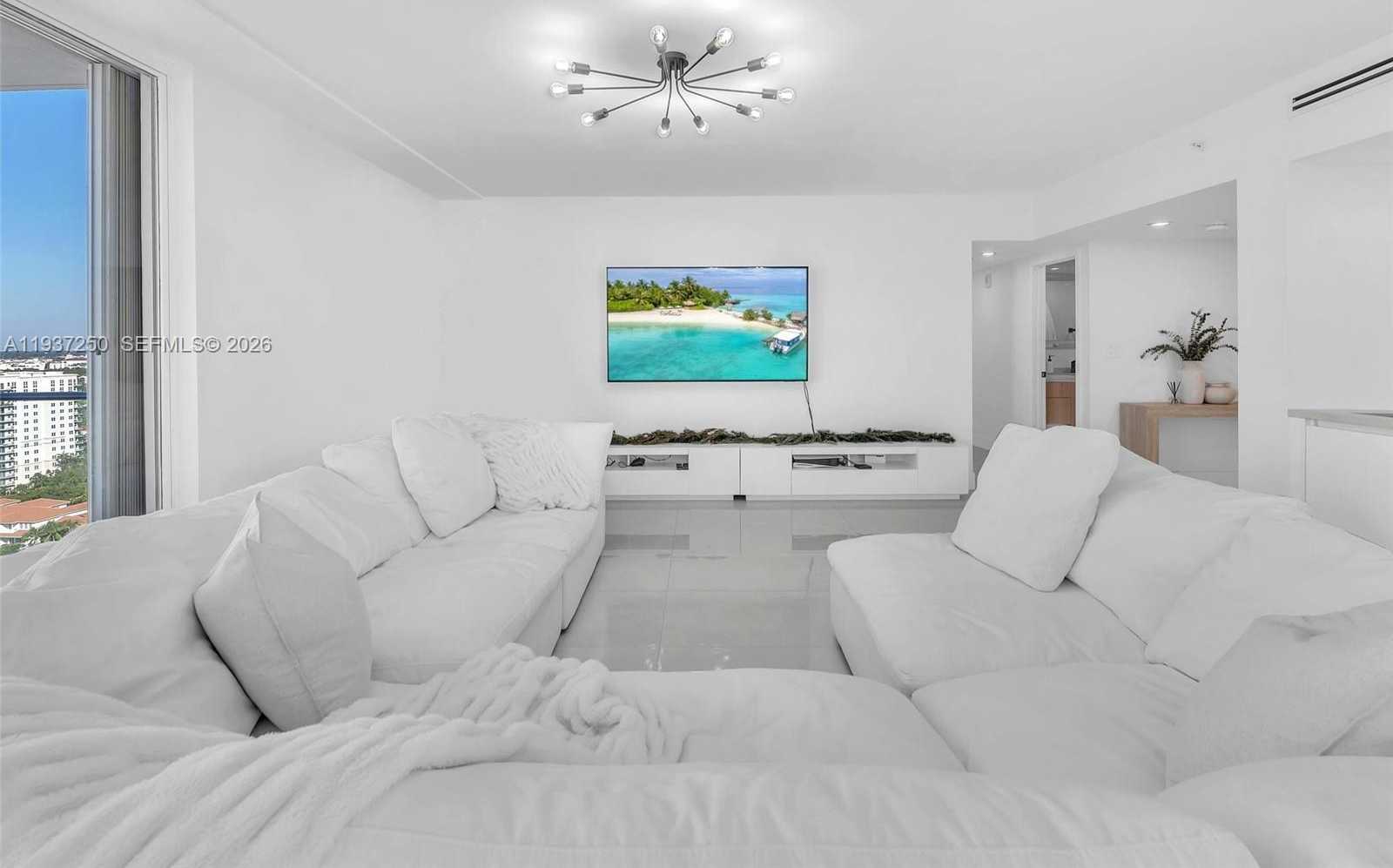 Small Image of 19707 TURNBERRY WAY #22D, Aventura Number 10