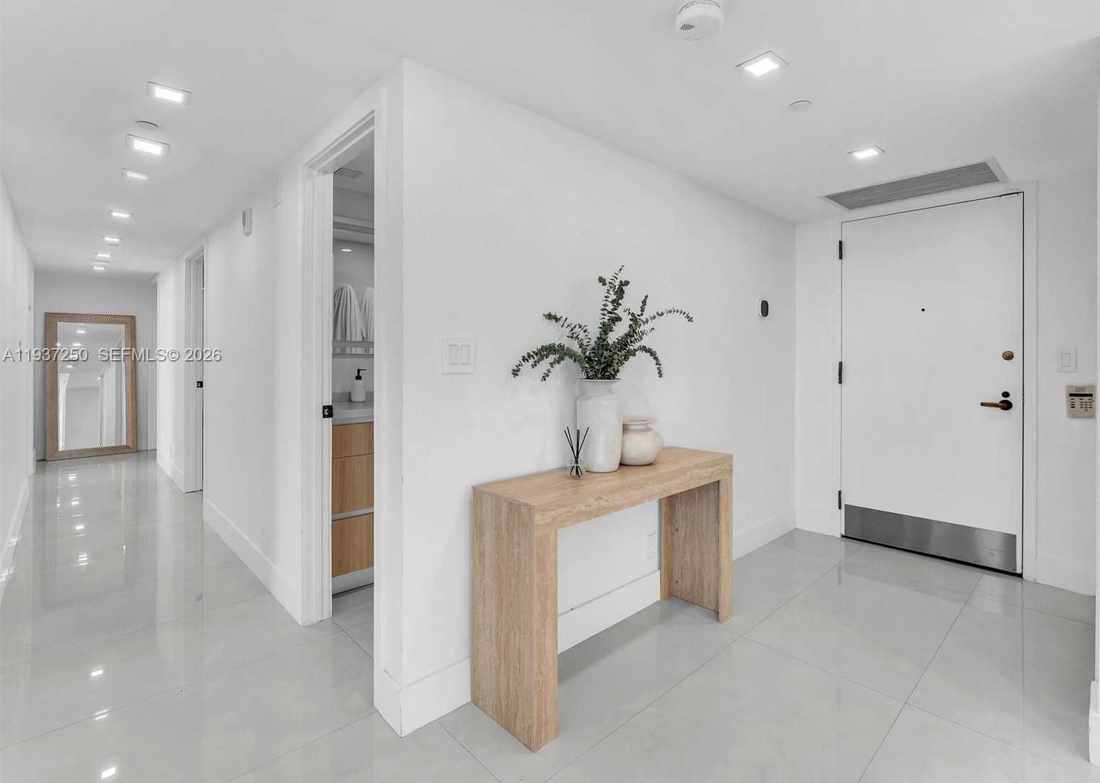 Small Image of 19707 TURNBERRY WAY #22D, Aventura Number 13