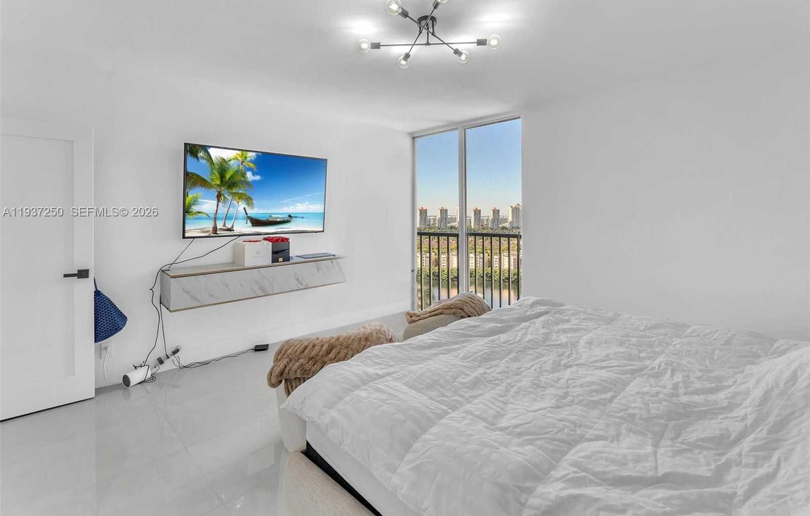 Small Image of 19707 TURNBERRY WAY #22D, Aventura Number 18