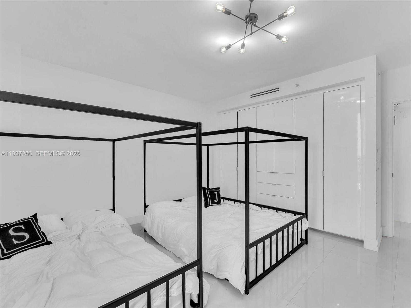 Small Image of 19707 TURNBERRY WAY #22D, Aventura Number 22