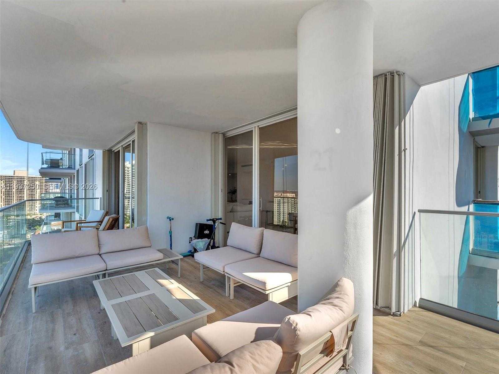 Small Image of 19707 TURNBERRY WAY #22D, Aventura Number 23