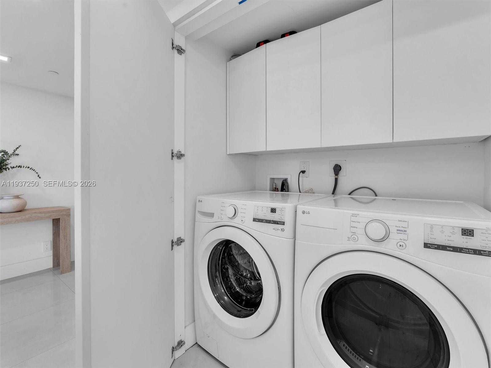 Small Image of 19707 TURNBERRY WAY #22D, Aventura Number 26