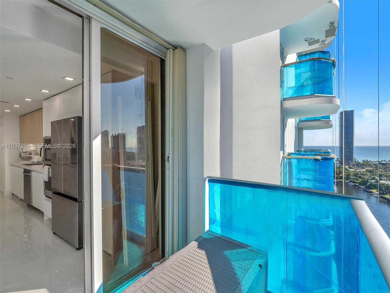 Small Image of 19707 TURNBERRY WAY #22D, Aventura Number 27