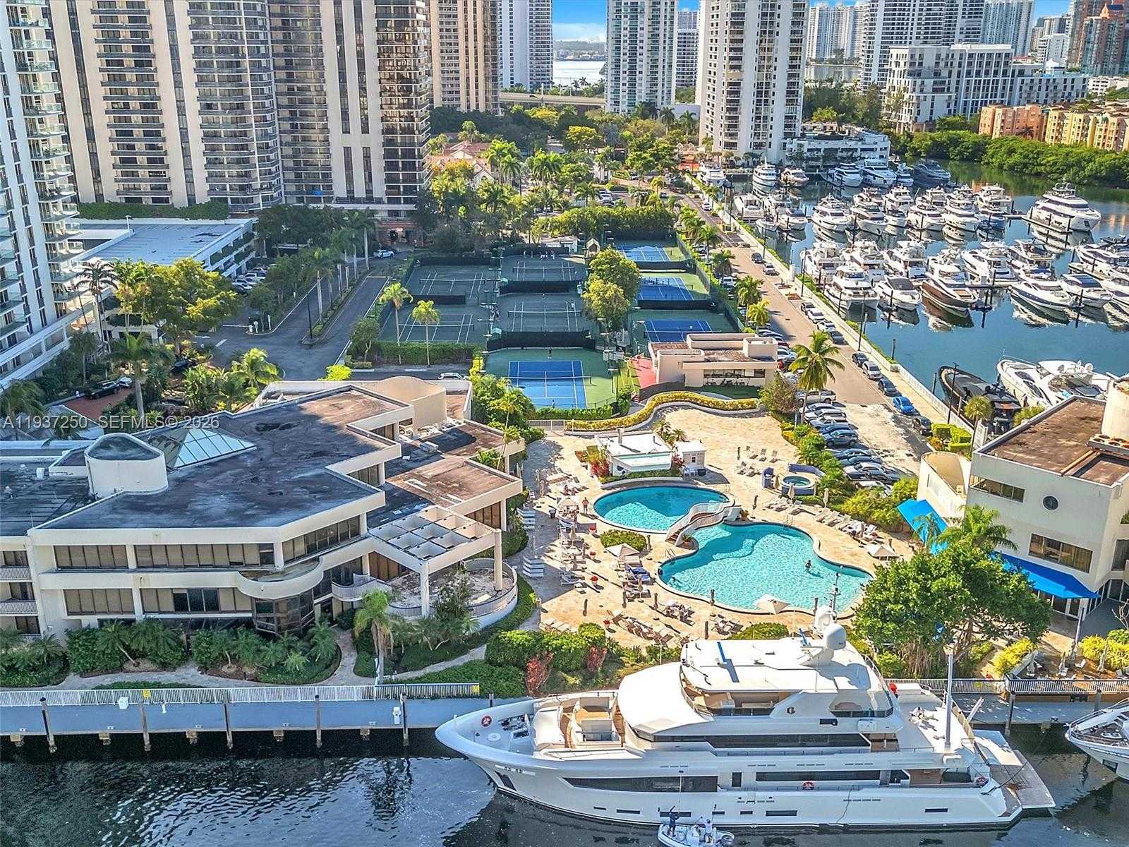 Small Image of 19707 TURNBERRY WAY #22D, Aventura Number 33