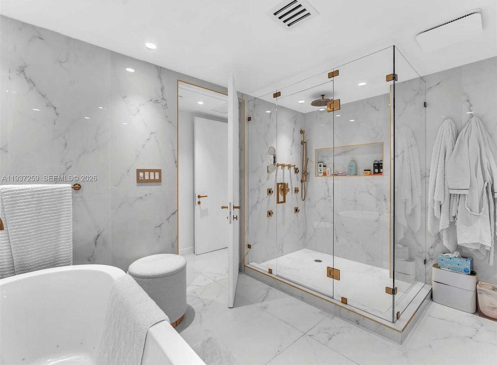 Small Image of 19707 TURNBERRY WAY #6E, Aventura Number 17