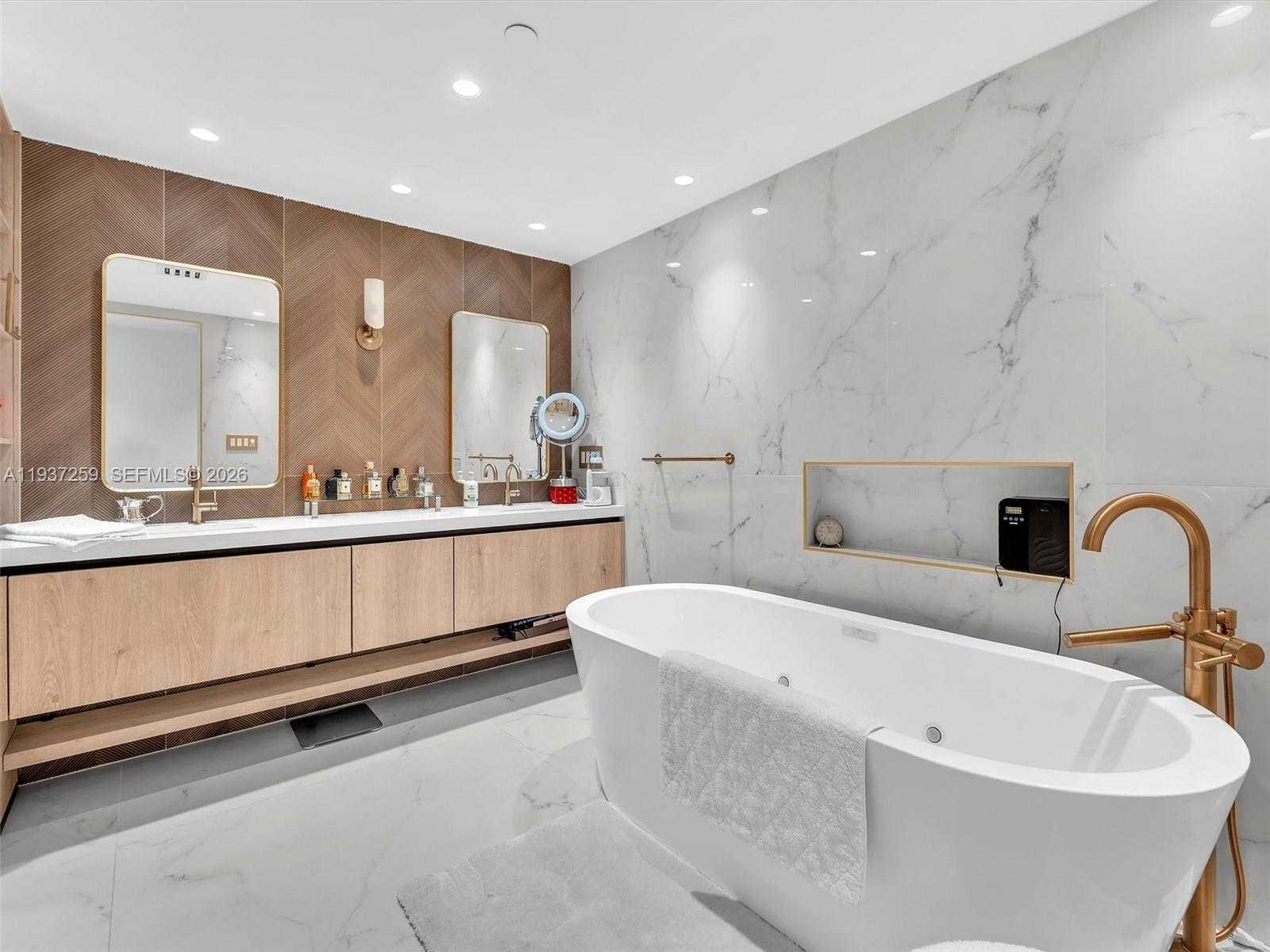 Small Image of 19707 TURNBERRY WAY #6E, Aventura Number 18