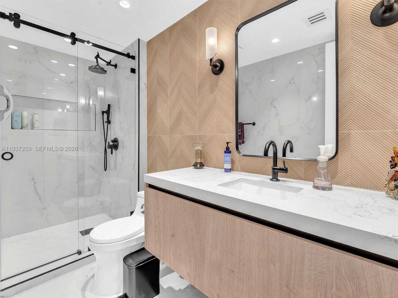 Small Image of 19707 TURNBERRY WAY #6E, Aventura Number 21