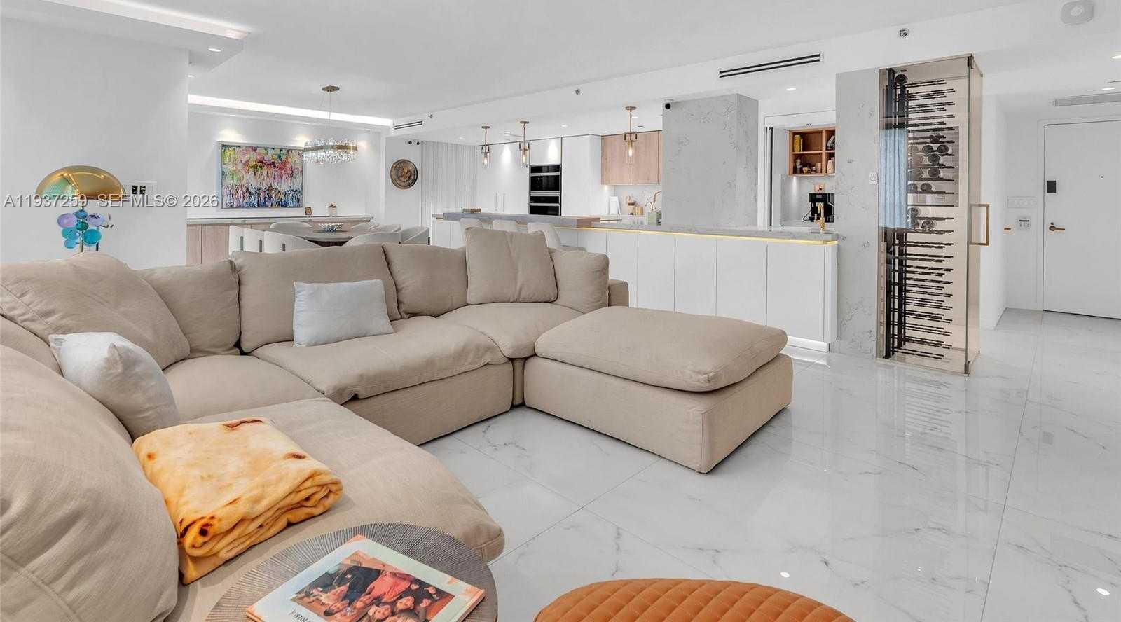 Small Image of 19707 TURNBERRY WAY #6E, Aventura Number 8