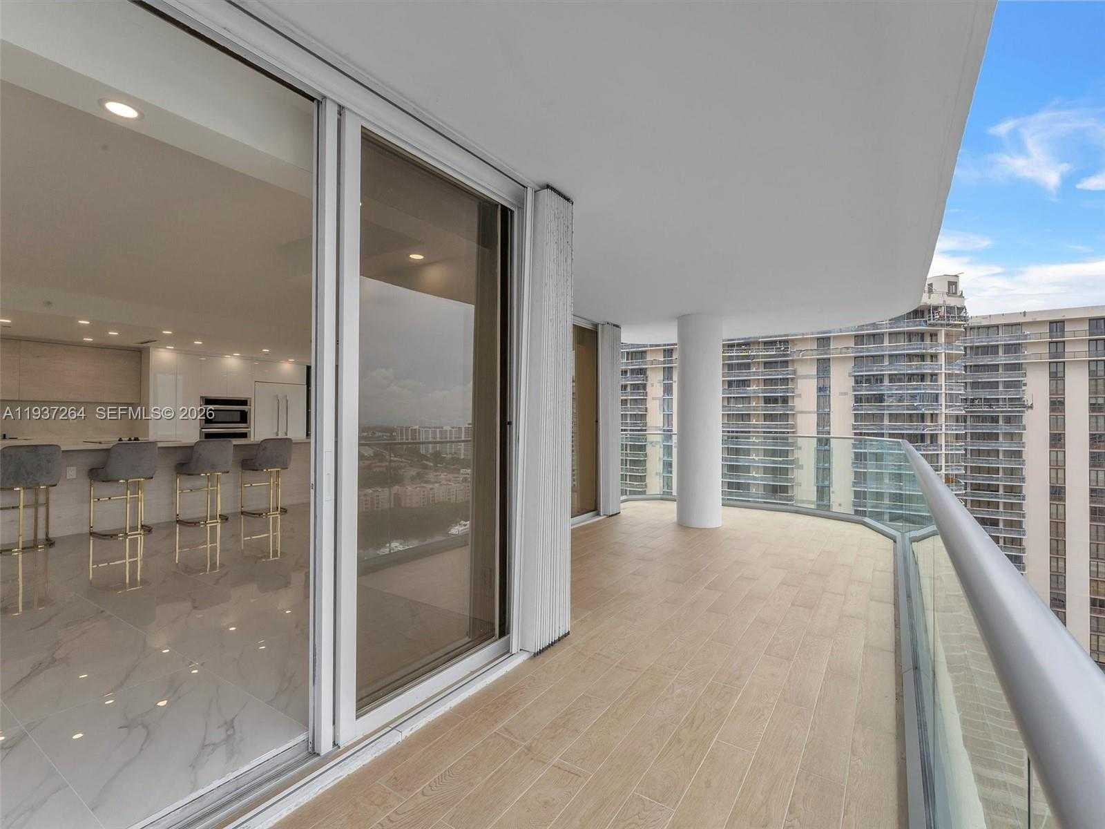 Small Image of 19707 TURNBERRY WAY #25D, Aventura Number 10