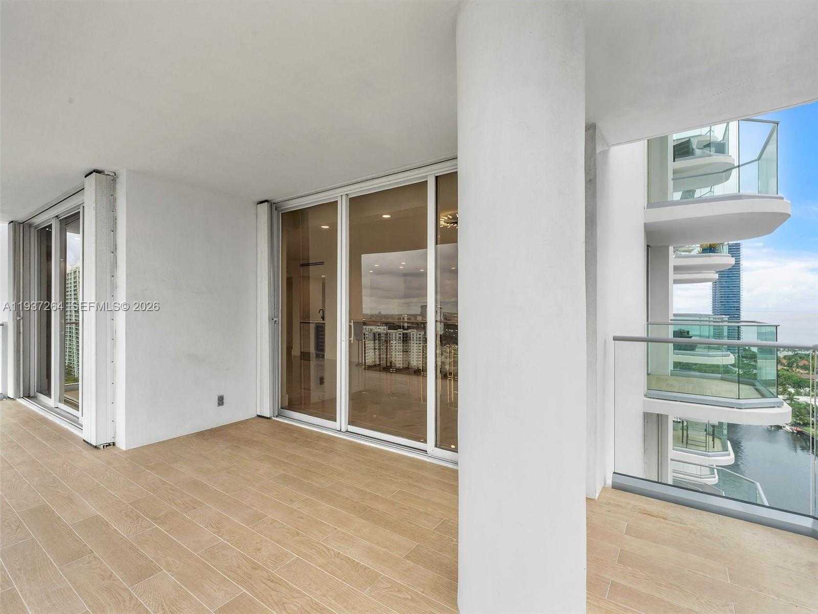 Small Image of 19707 TURNBERRY WAY #25D, Aventura Number 13