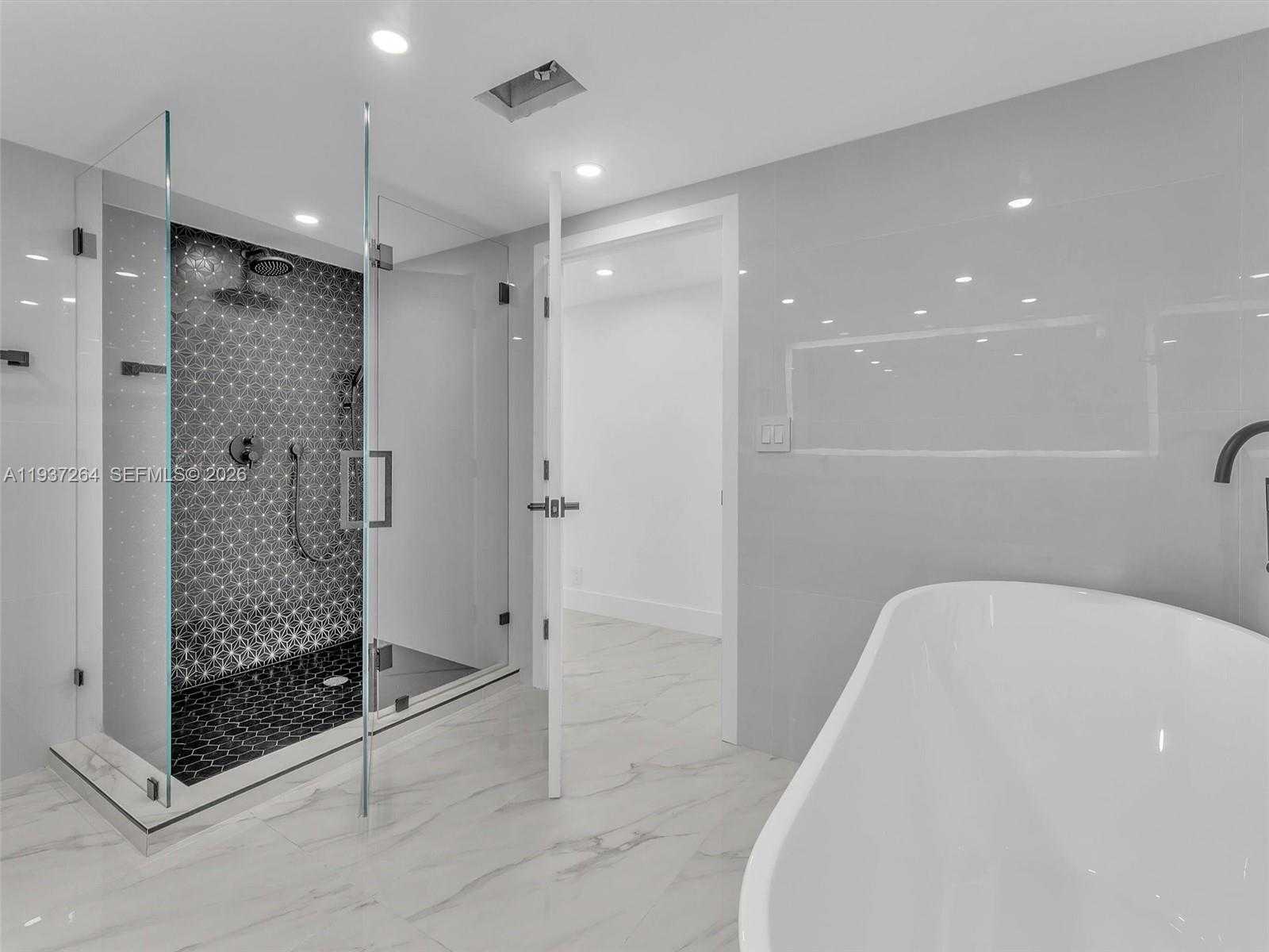 Small Image of 19707 TURNBERRY WAY #25D, Aventura Number 18