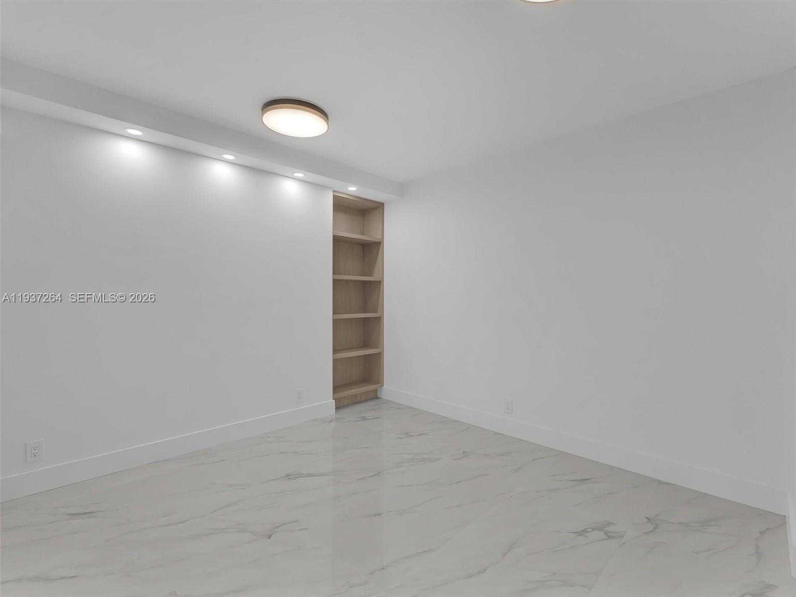 Small Image of 19707 TURNBERRY WAY #25D, Aventura Number 21