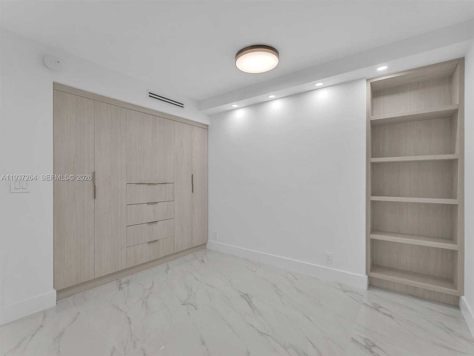 Small Image of 19707 TURNBERRY WAY #25D, Aventura Number 22