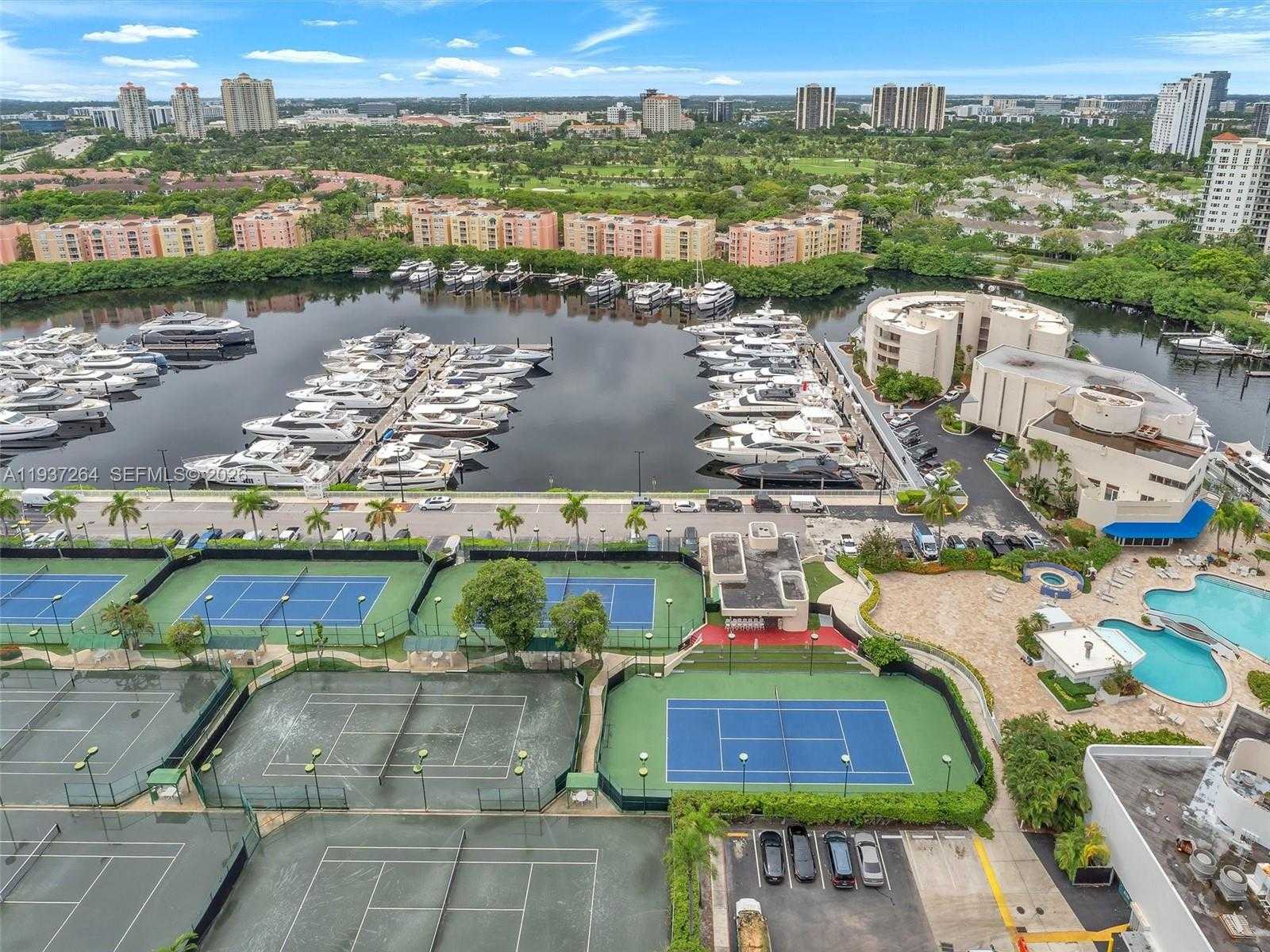 Small Image of 19707 TURNBERRY WAY #25D, Aventura Number 28