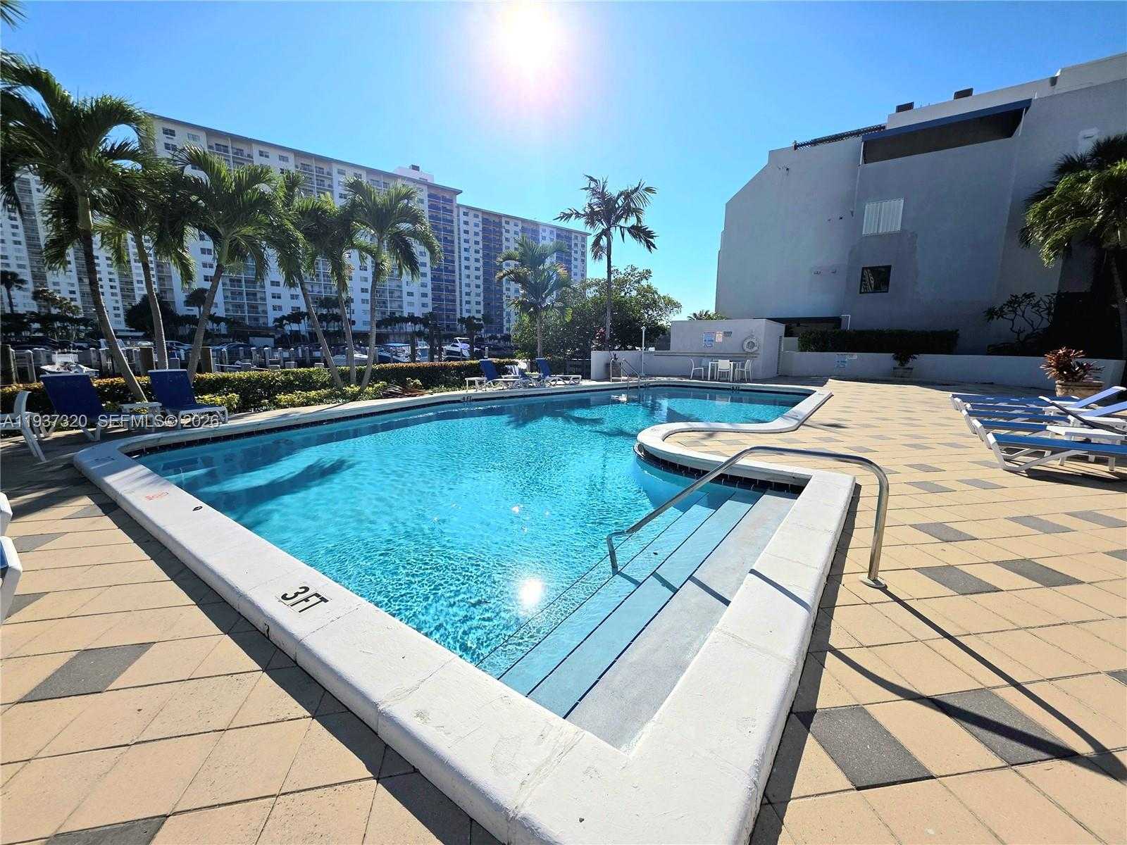 Small Image of 310 POINCIANA DR #802, Sunny Isles Beach Number 12