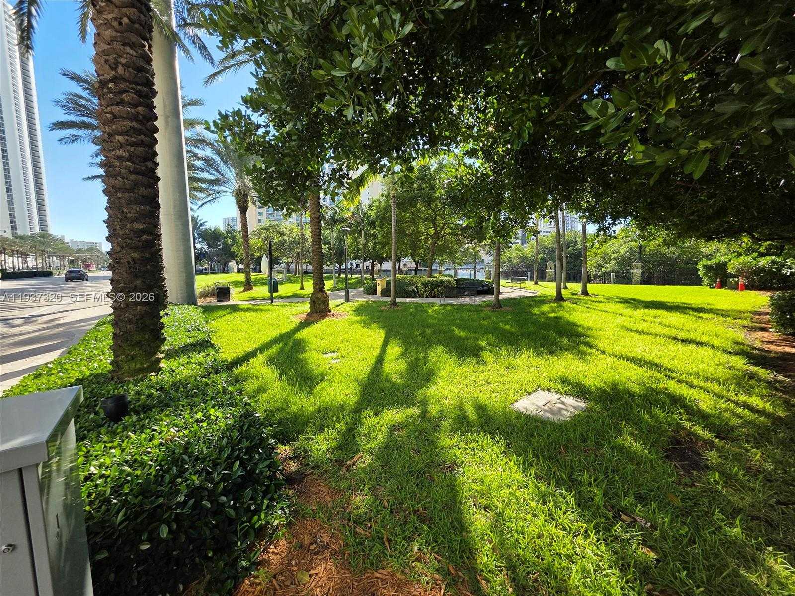 Small Image of 310 POINCIANA DR #802, Sunny Isles Beach Number 2