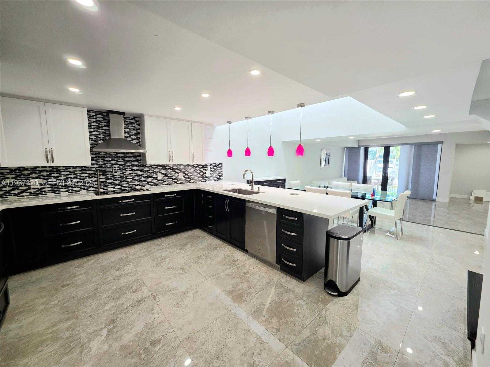 Small Image of 310 POINCIANA DR #802, Sunny Isles Beach Number 29