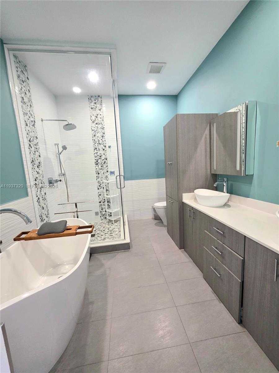 Small Image of 310 POINCIANA DR #802, Sunny Isles Beach Number 32